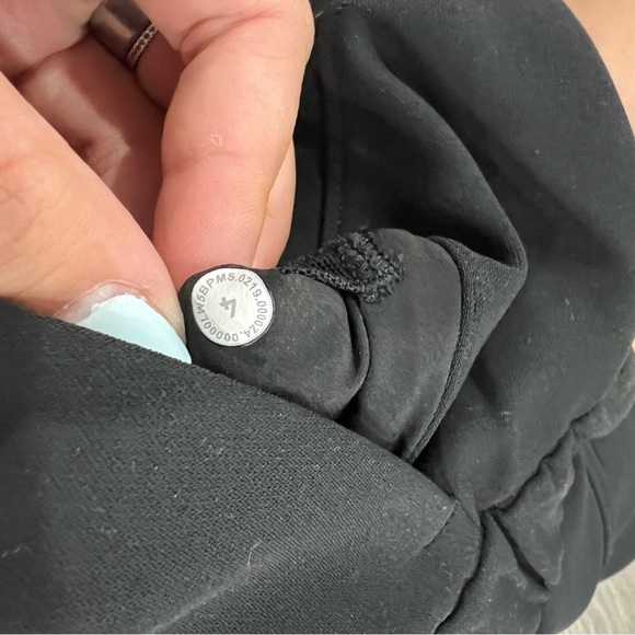 Lululemon on the move black luon Joggers with Elastic Cuffs and Tapered Legs - Picture 3 of 3